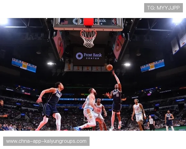 独行侠布朗尼战术调整被教练组重点研究：未来可期的篮球新星崛起之路