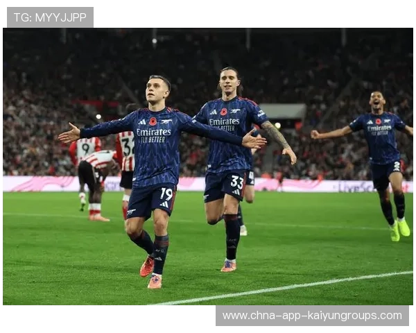 英超积分榜大乱！阿森纳被追，曼联重回前四！