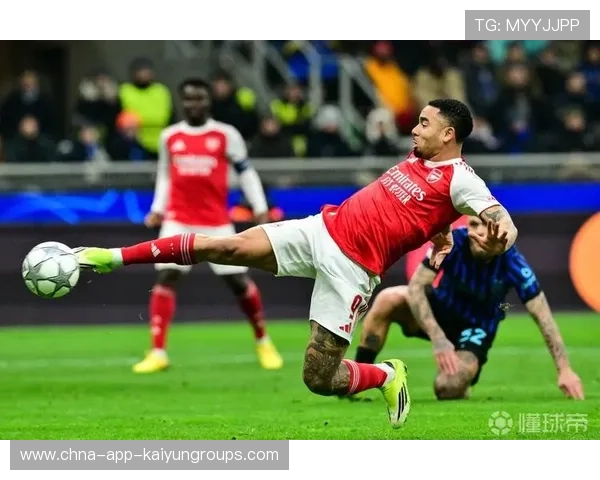 球队在欧冠赛场上依靠速度打破对手防线,2020-2021赛季欧冠用球 球队在欧冠赛场上依靠速度打破对手防线,2020-2021赛季欧冠用球