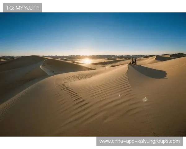 沙地负重:沙漠中的体能磨砺,沙漠腹地 沙地负重:沙漠中的体能磨砺,沙漠腹地